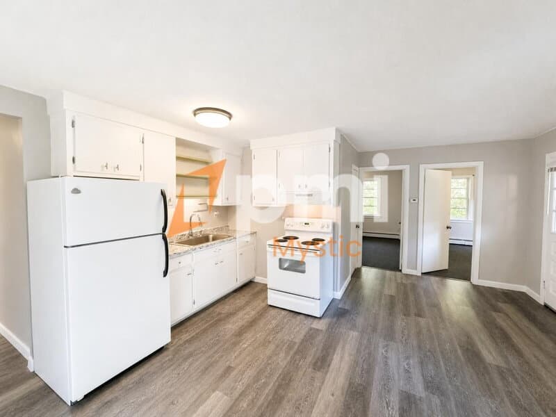 North Stonington House: 24 Milltown Road