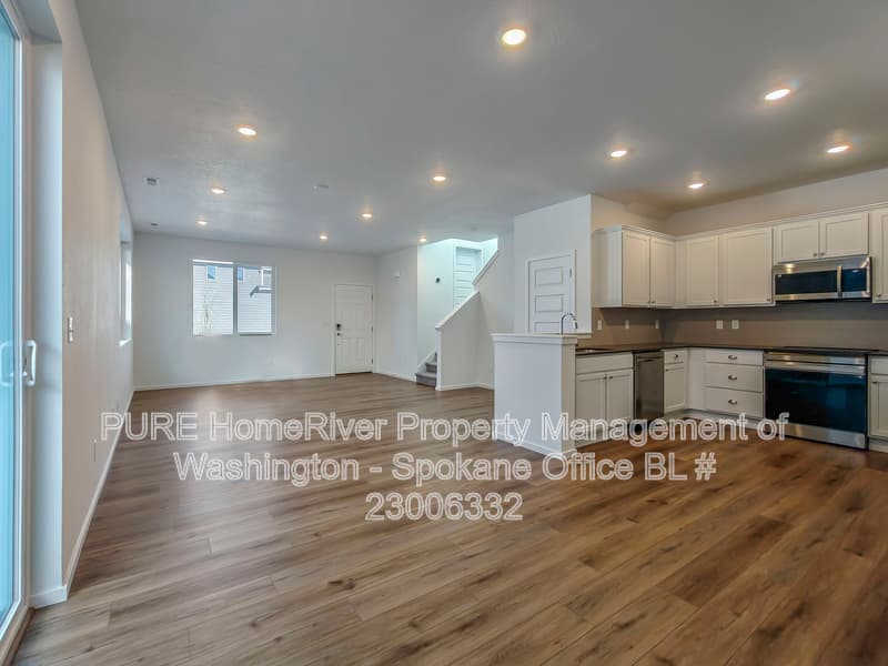 Liberty Lake House: 24814 E Coopers Hawk Ln