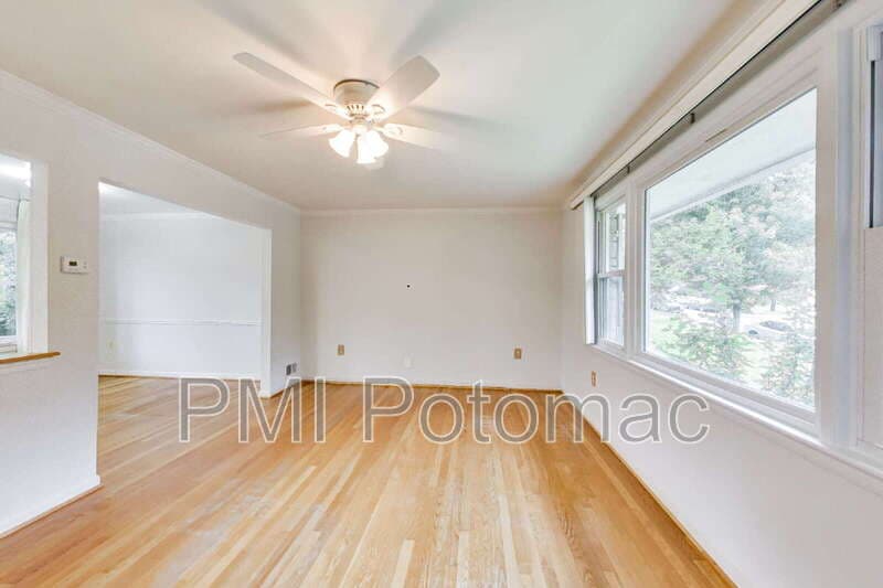College Park House: 3510 Marlbrough Way