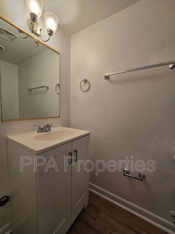 Winston Salem Townhome: 2707 Reynolds Park Rd