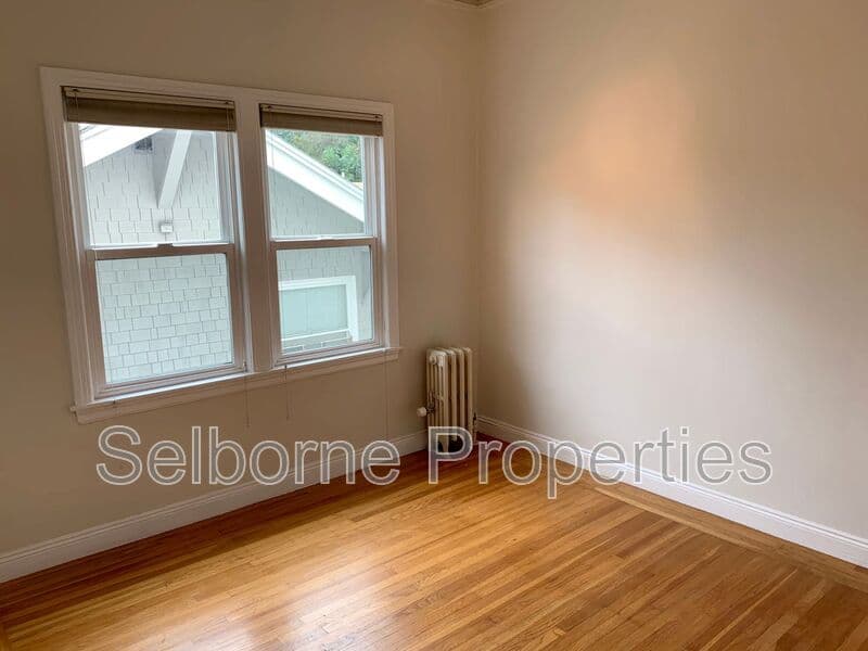 Oakland House: 507 Forest Street