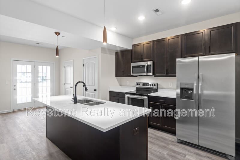 Clarksville Apartment: 229 E. Johnson Circle