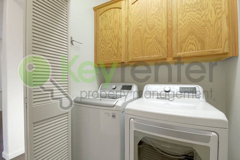 Roseville House: 1233 Manza Circle