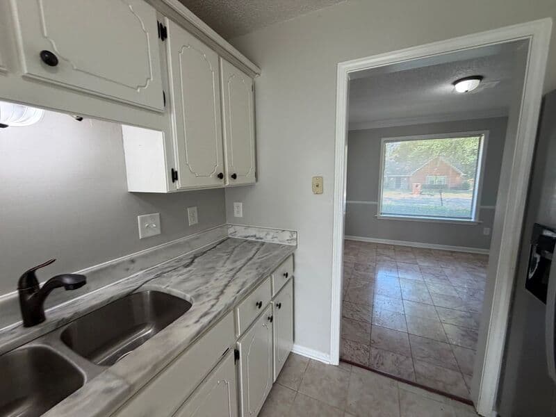Olive Branch House: 7211 Grove Park Rd