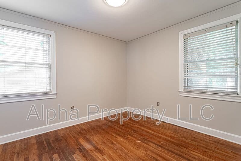 Greenville House: 123 LeGrand Blvd