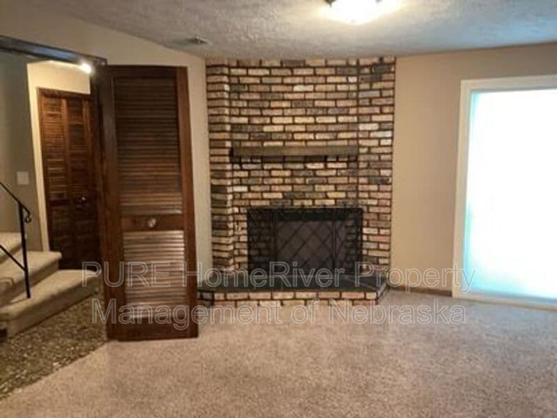 Omaha House: 10821 Curtis Avenue Cir