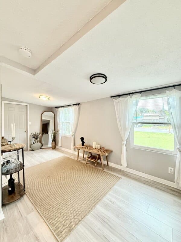St. Petersburg House: 4528 70th Street North