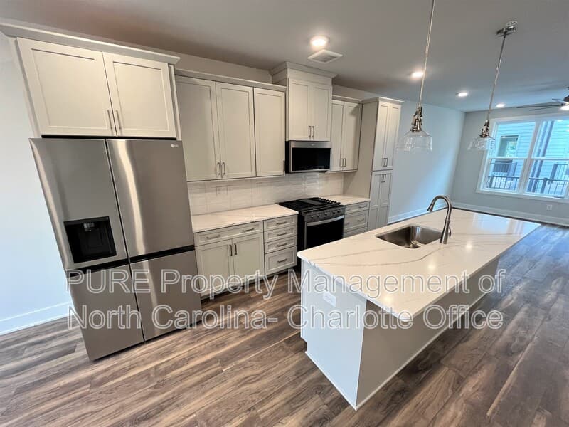 Charlotte House: 611 W Tremont Ave