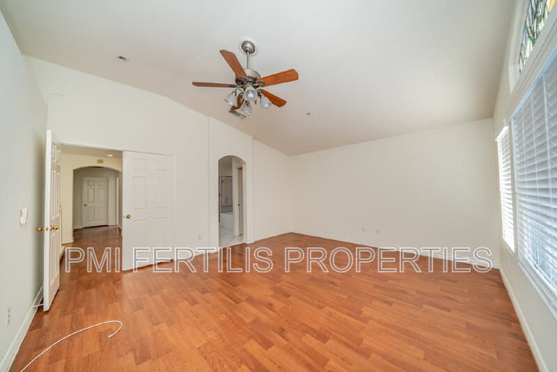 Fontana House: 5055 Saint Albert Dr