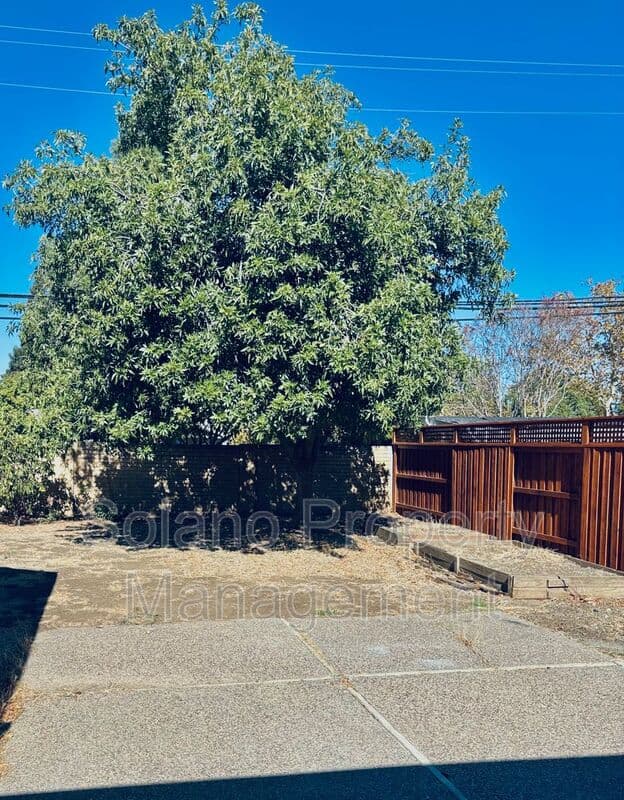 Vacaville House: 349 Temple Drive