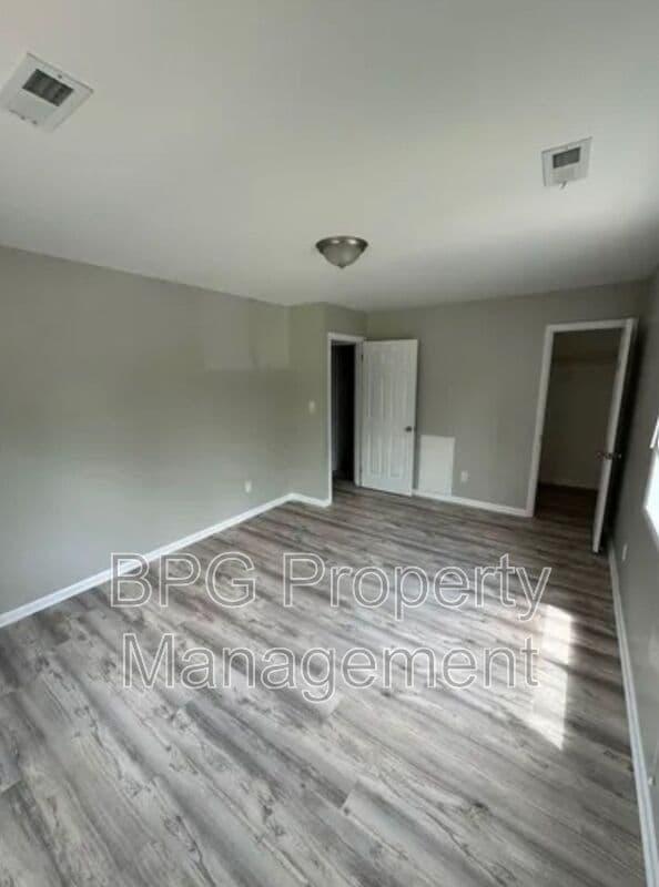 Warrenton Condo: 129 Green St