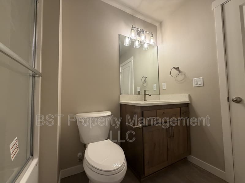 Keizer Townhome: 4035 Filbert St NE, Keizer, OR 97303