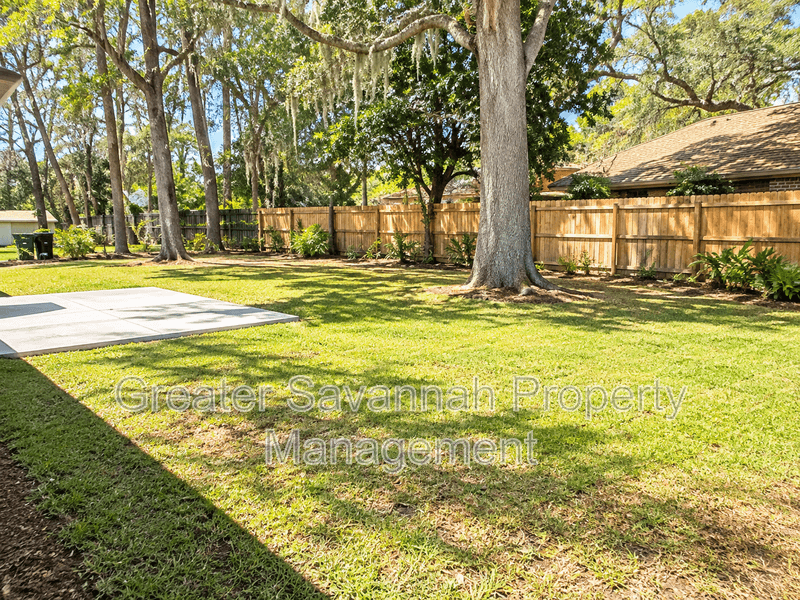 Savannah House: 902 Old Mill Road