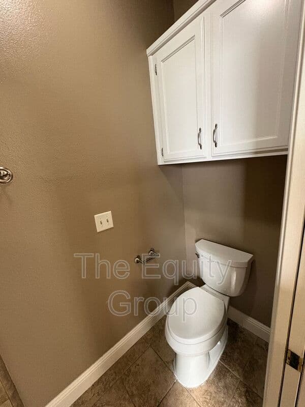 Hanford House: 540 West Birch Ct
