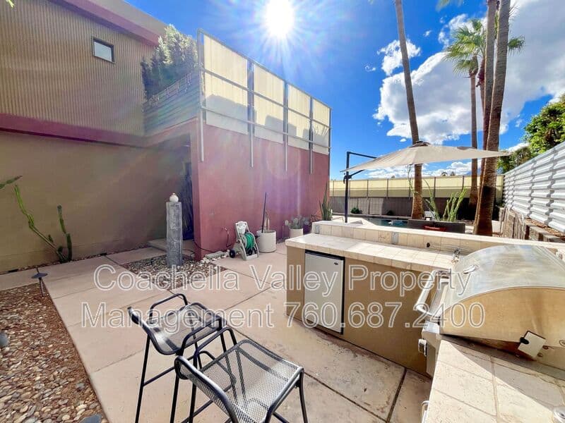 Palm Springs House: 353 Cheryl Dr