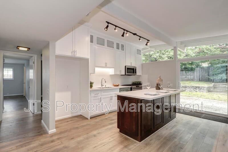 Citrus Heights House: 7676 Eastgate Avenue