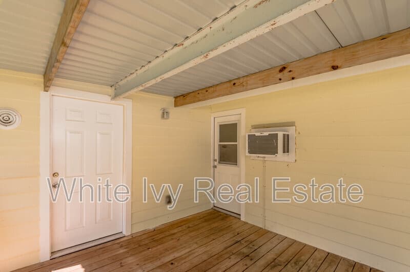 Riverside Condo: 4 Rainbow Drive