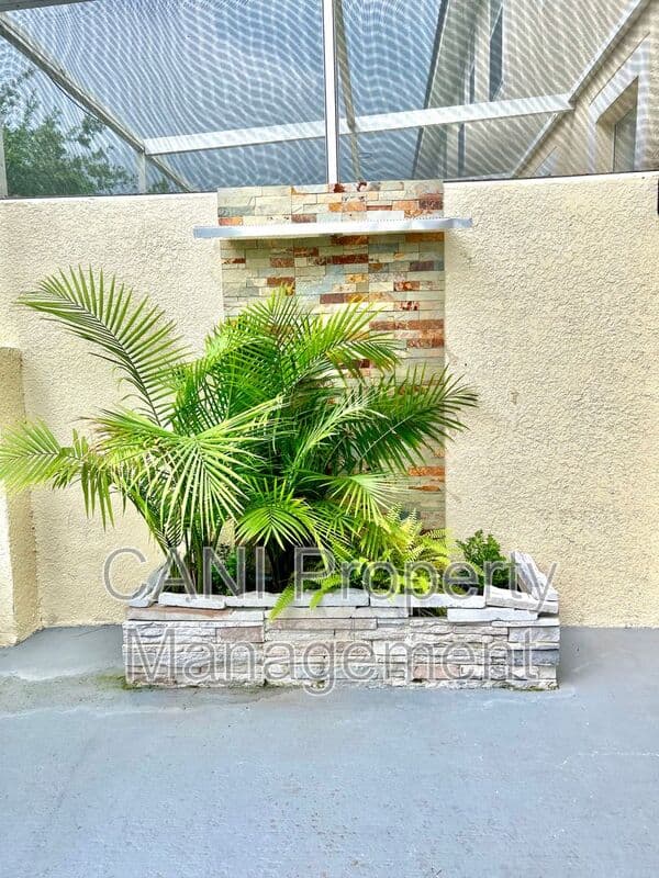 Kissimmee Townhome: 1134 South Beach Circle