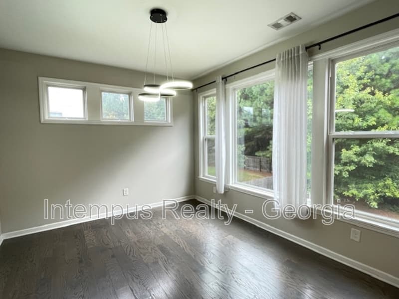 Powder Springs House: 3816 Thackary Dr