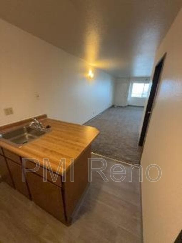 Reno Condo: 160 Park Street