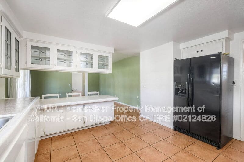 Escondido House: 2135 E El Norte Pkwy