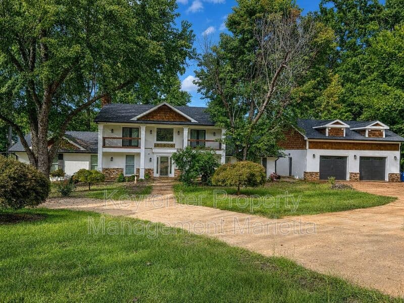 Woodstock House: 2697 South Cherokee Lane