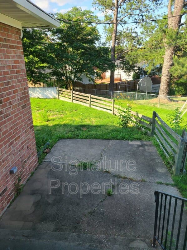 Henrico House: 9302 Huron Ave
