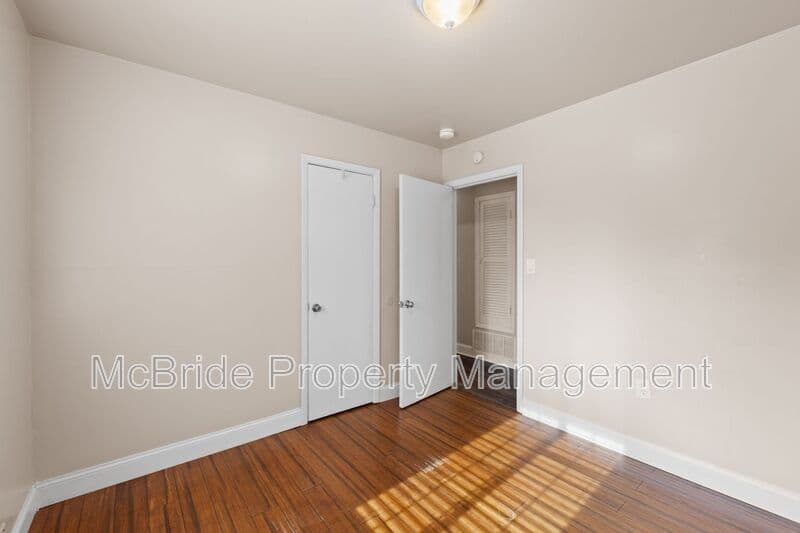 Augusta House: 2325 Cadden Road