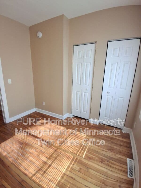 Saint Paul Condo: 987 Churchill Street #1