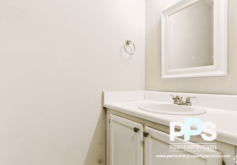 Dallas House: 350 WI Pkwy