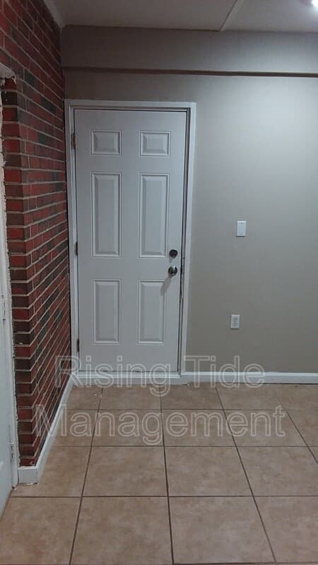 Birmingham House: 1136 Dogwood Ln