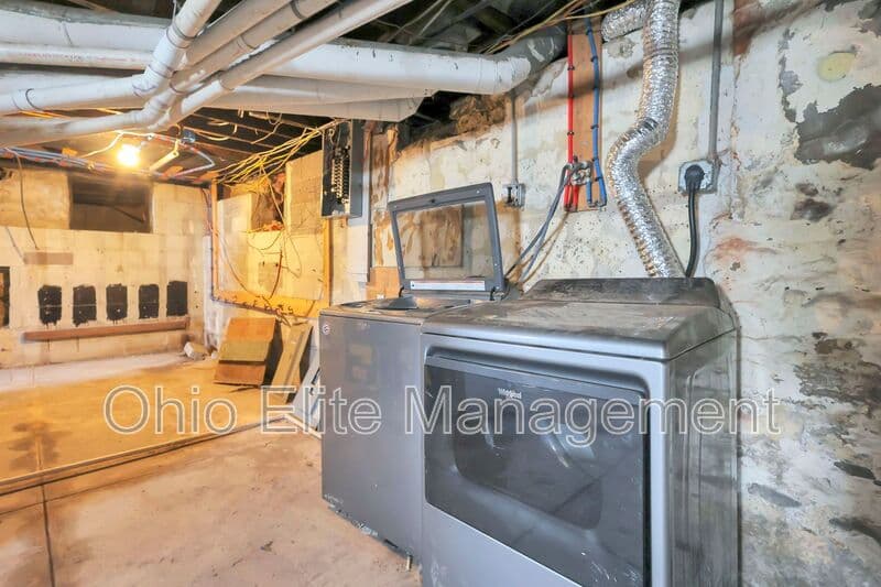 Columbus House: 85 S Wheatland Ave