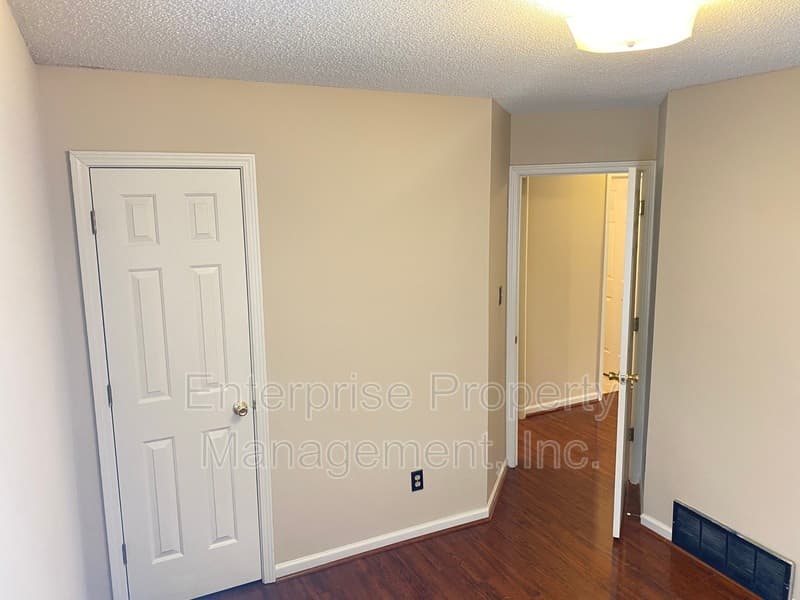 Memphis House: 3794 Walden Meadow Drive