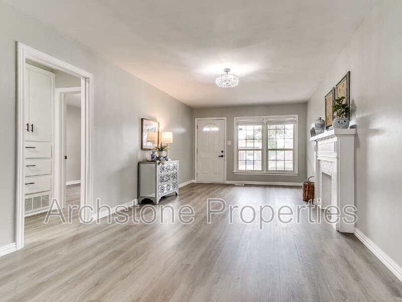 Oklahoma City House: 2617 Northwest 37th Street