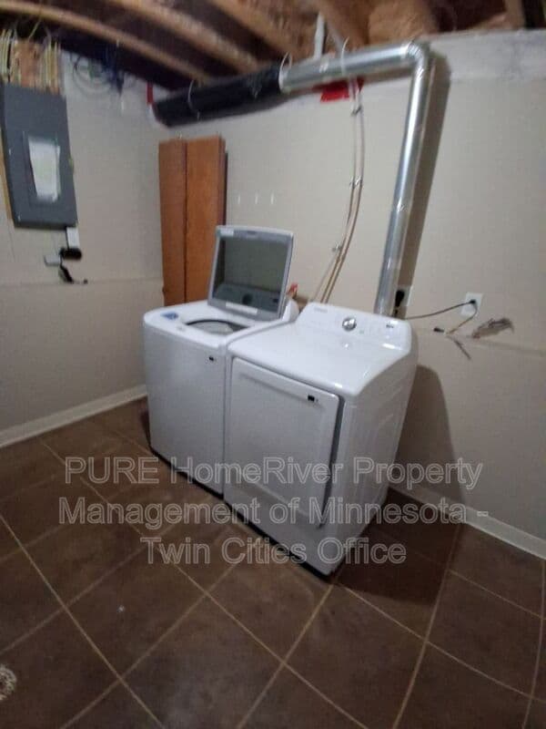 Rochester House: 5911 Excalibur Ct NW