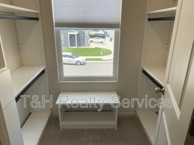 Fishers House: 14073 Tenbury Way
