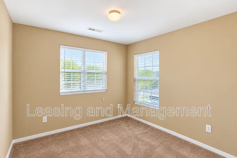 North Charleston House: 8811 Kellum Drive