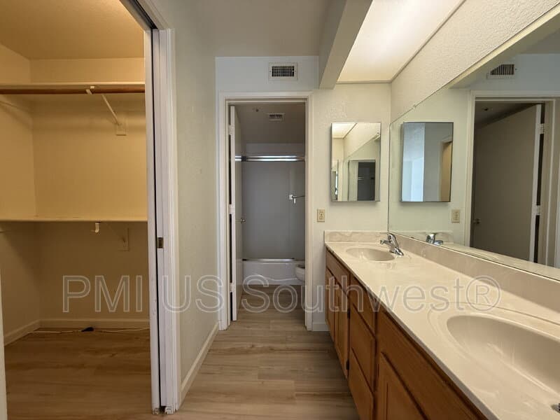 Bullhead City Condo: 1611 Highway 95