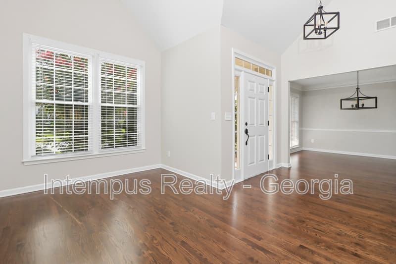 Woodstock House: 4241 Moccasin Trl