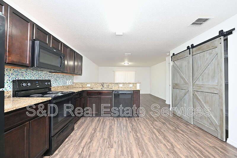 Lakeland House: 2238 Caspian Dr
