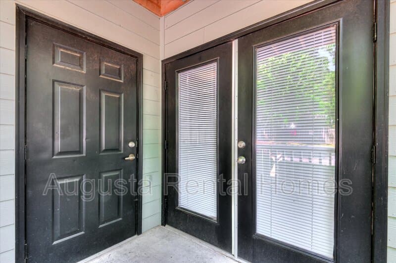 Edgefield Condo: 320 Peachtree Street - 325-6