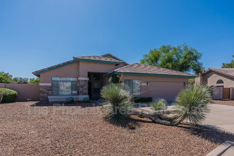 Mesa House: 4133 E Elmwood St