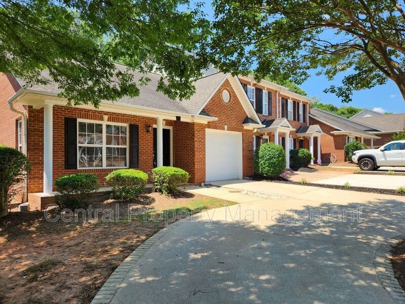 Moore House: 303 Rexford Drive