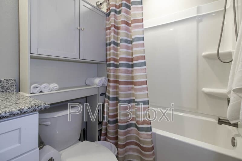 Biloxi House: 143 Coral Breeze Dr