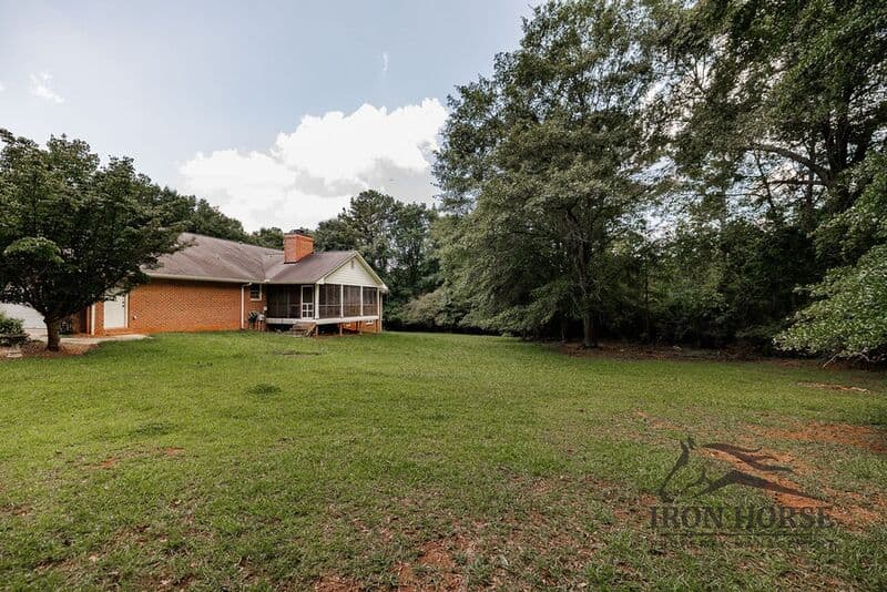 Athens House: 8671 Macon Hwy