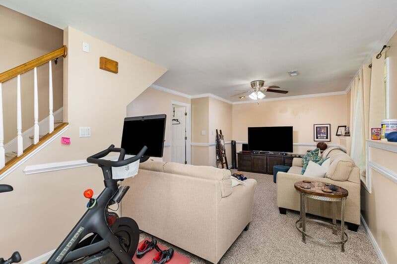 Fredericksburg House: 11814 Gardenia Dr