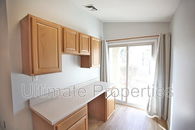 Peoria House: 8140 N 107th Ave
