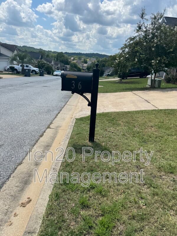 Phenix City House: 36 Willow Trace Dr