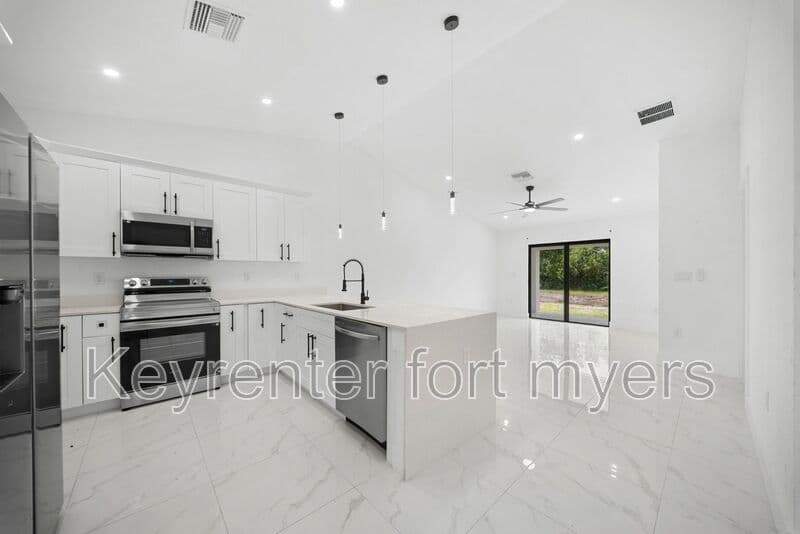 Lehigh Acres House: 668 CHEMSTRAND ST E
