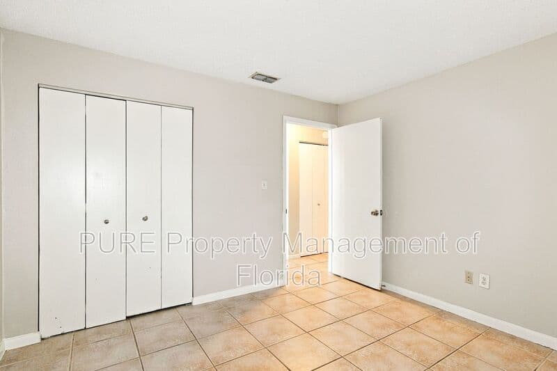Ocala House: 2040 SE 40th St Rd 1-4